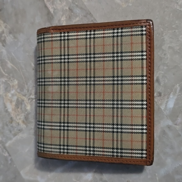 Burberry Vintage Leather Bifold Nova Check Wallet - Picture 2 of 14